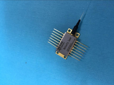 單模光纖泵浦激光管